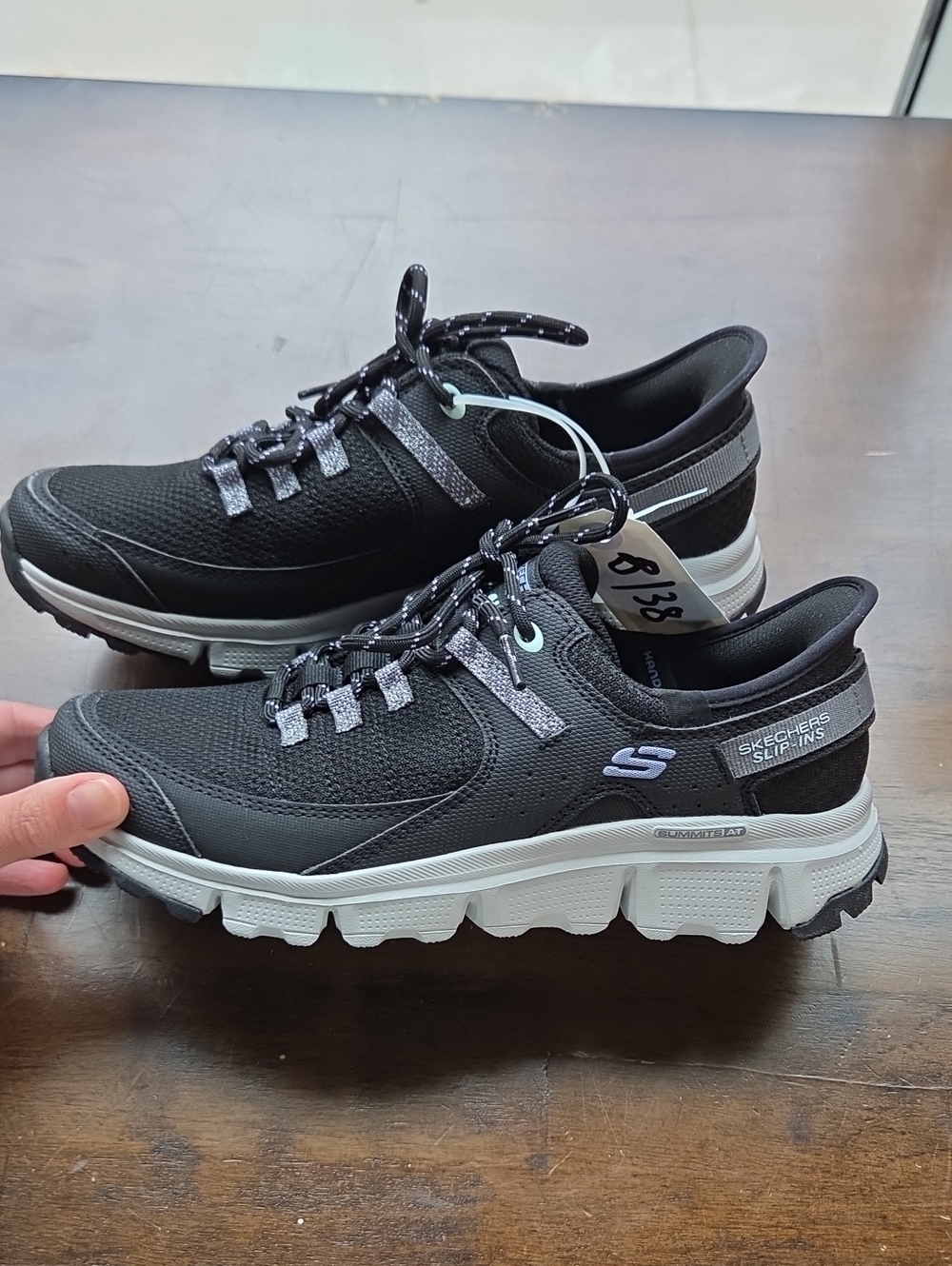 Skechers Size 8 Women's Black and White Athletic Slip-On Sneakers NEW